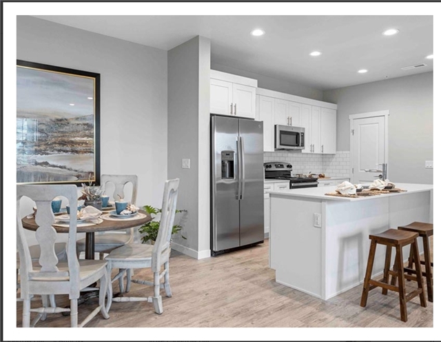 Idaho Falls Apartment: 1764 Sparrow Hill Ct