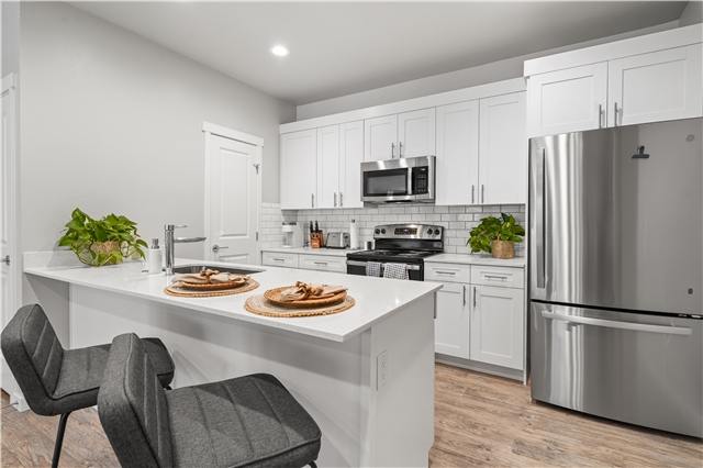 Idaho Falls Apartment: 1764 Sparrow Hill Ct