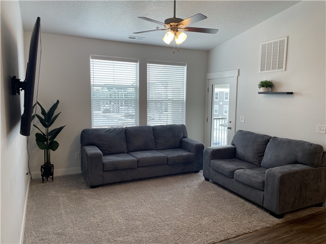 Vineyard Single Room: 342 W 460 N