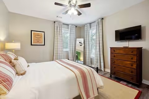 Acworth House: 1800 Cumberland Trce