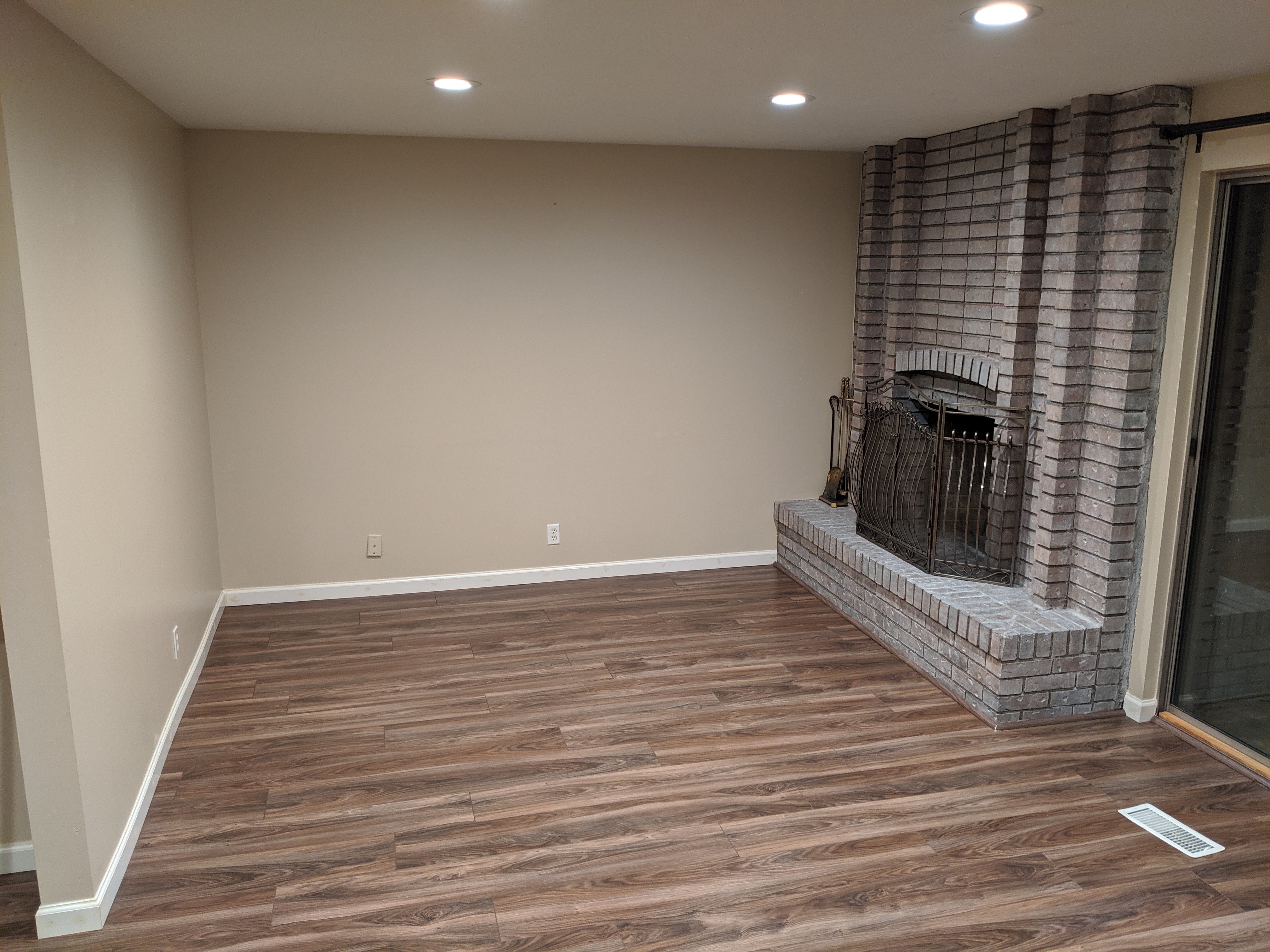 Sandy Single Room: 8120 S Cottonwood Hills Cir