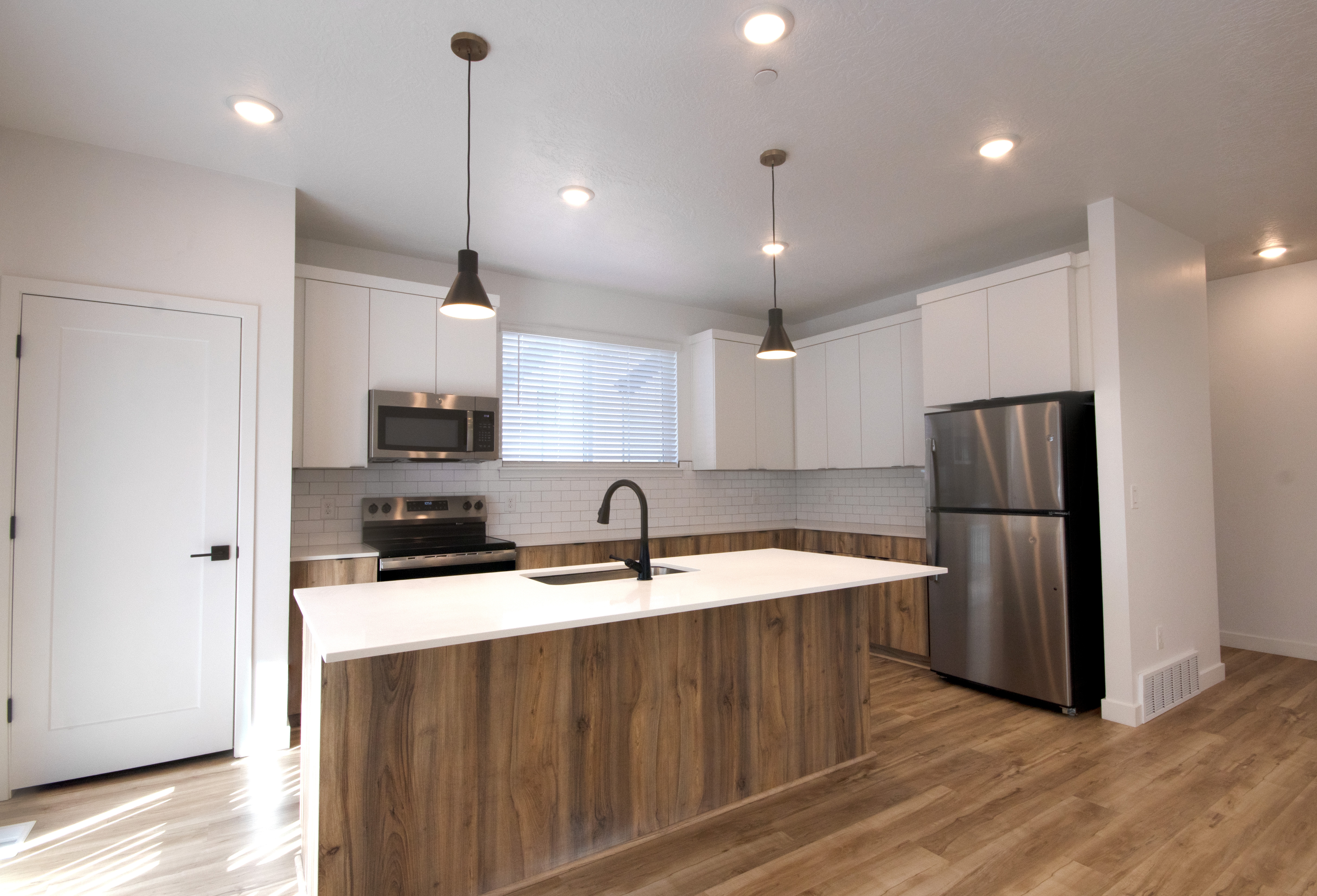 Provo Apartment: 2340 N 400 W