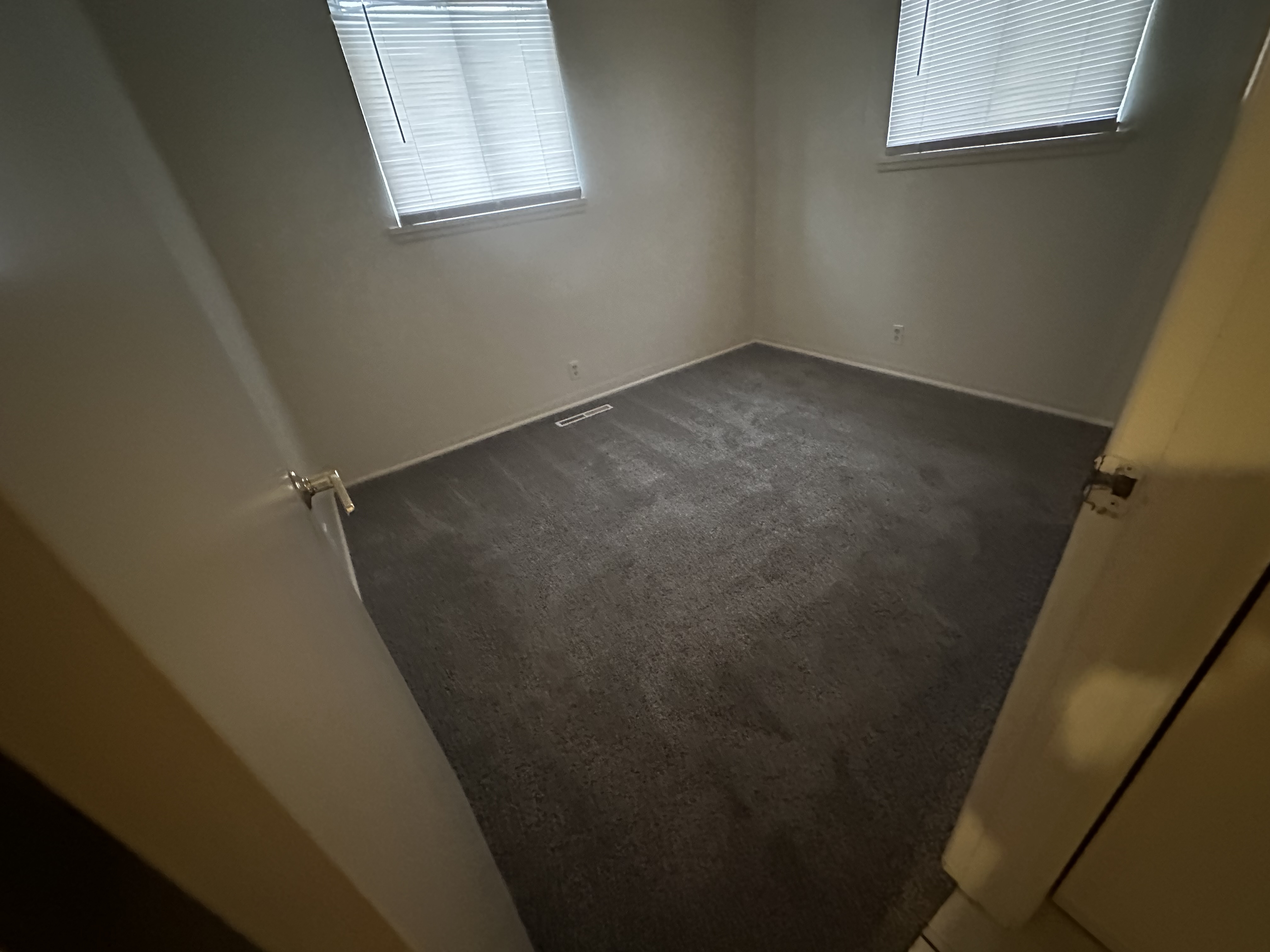 Nephi House: 289 S 300 E