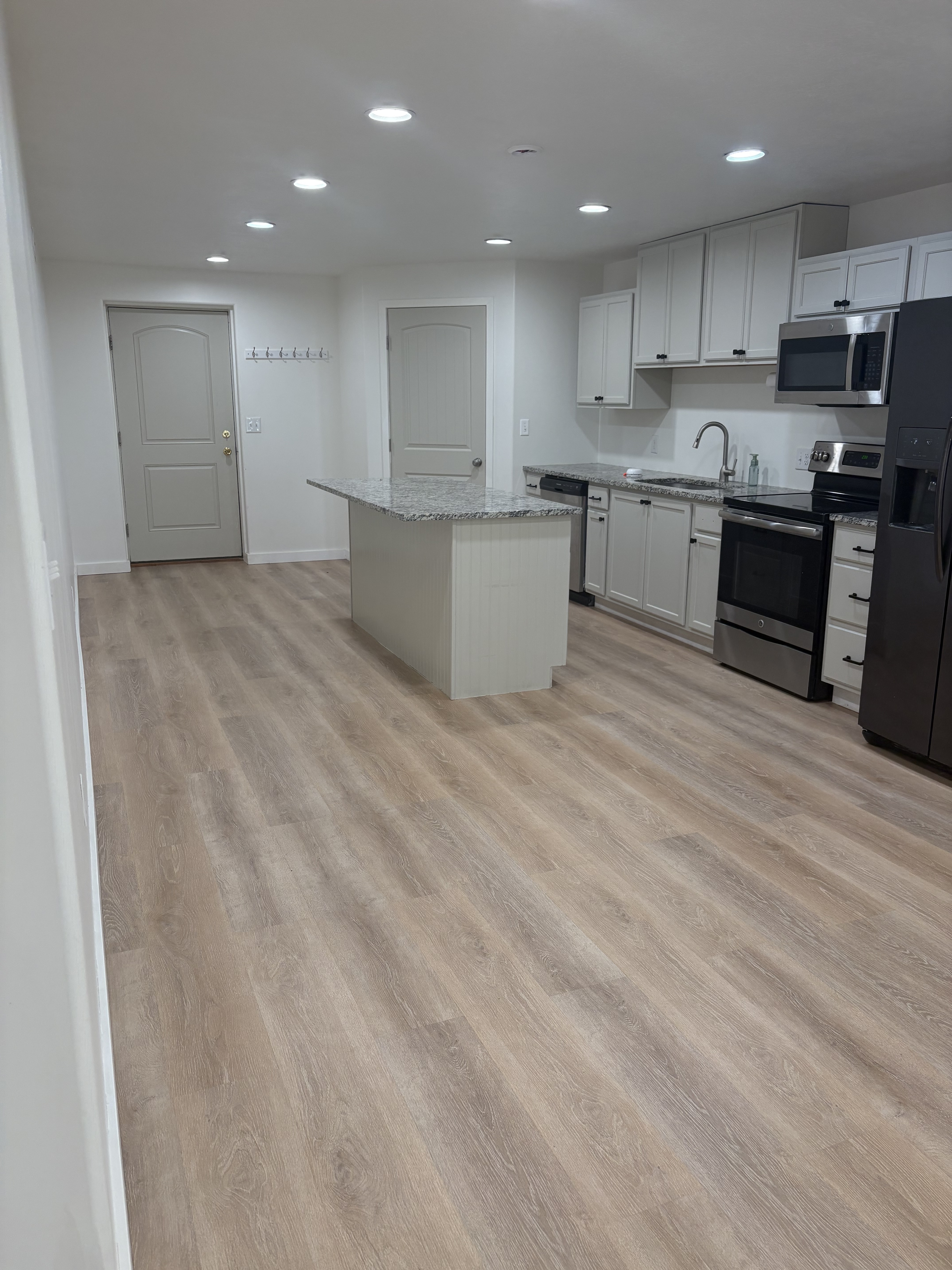 Syracuse In-Law/Basement: 1340 S 4125 W