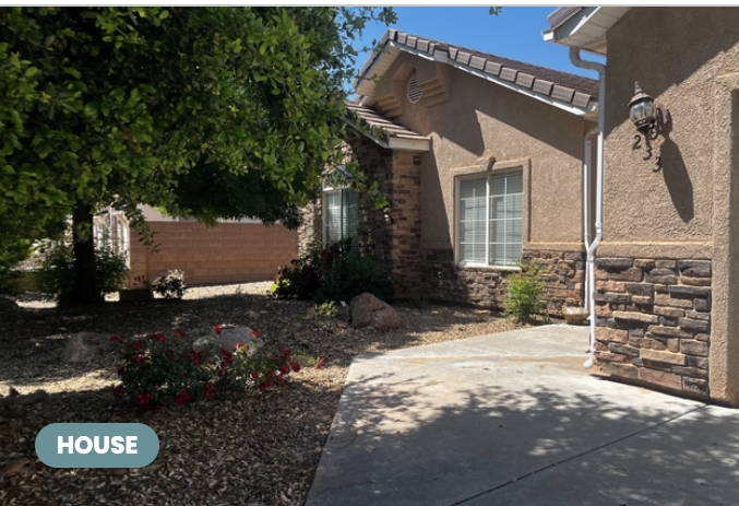 Washington House: 233 E Canterwood Dr