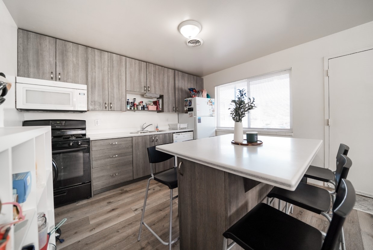 Provo Apartment: 580 N 100 E