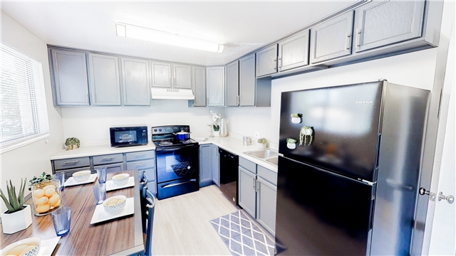 Provo Apartment: 580 N 100 E