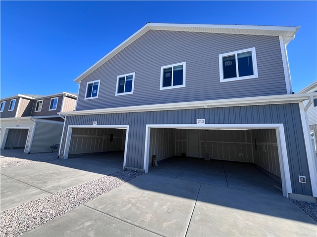 Saratoga Springs Townhome: 213 N Riverside Dr