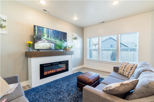 Logan Townhome: 1919 S 1280 W