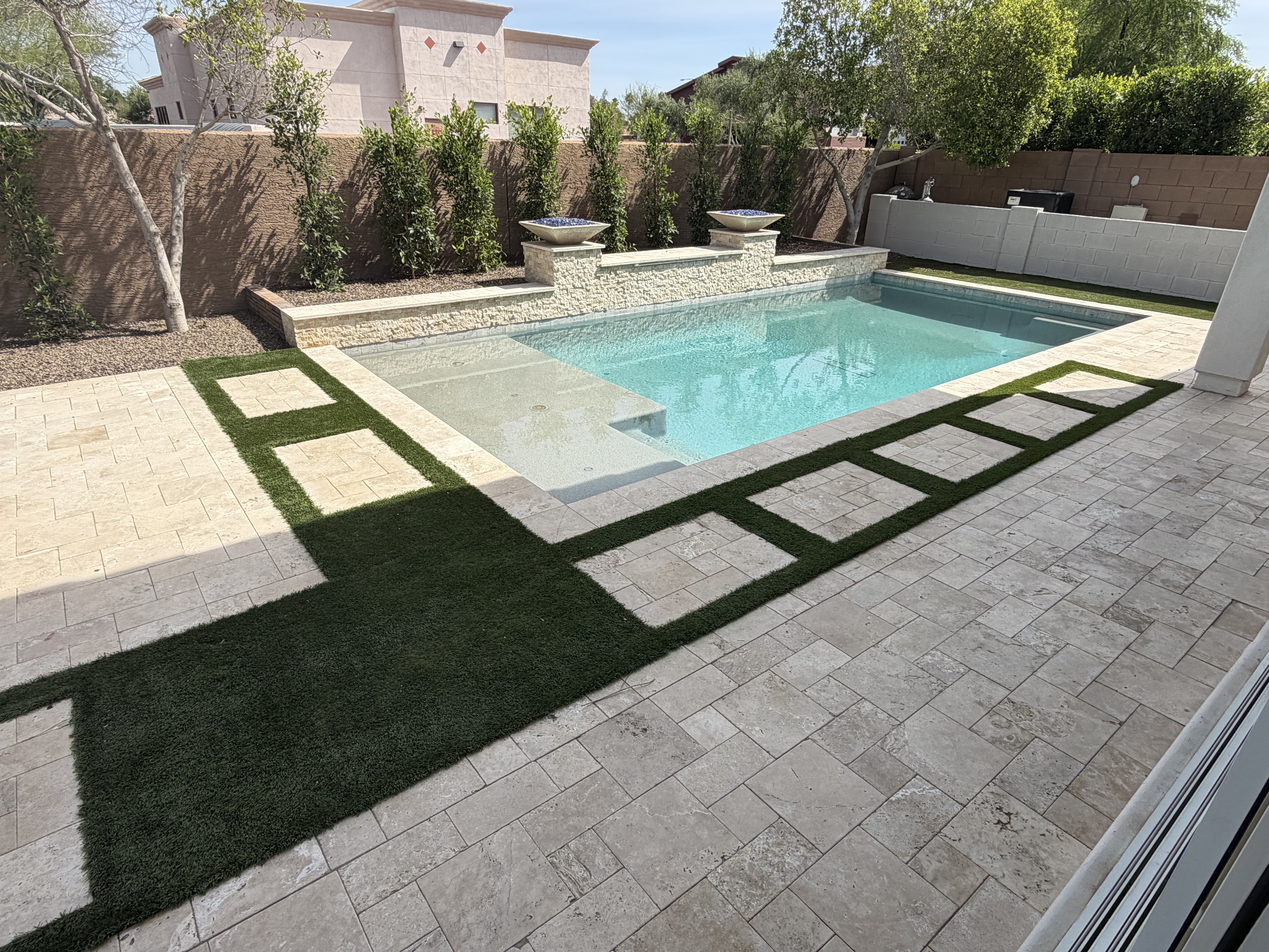 Gilbert House: 660 W Cantebria Dr