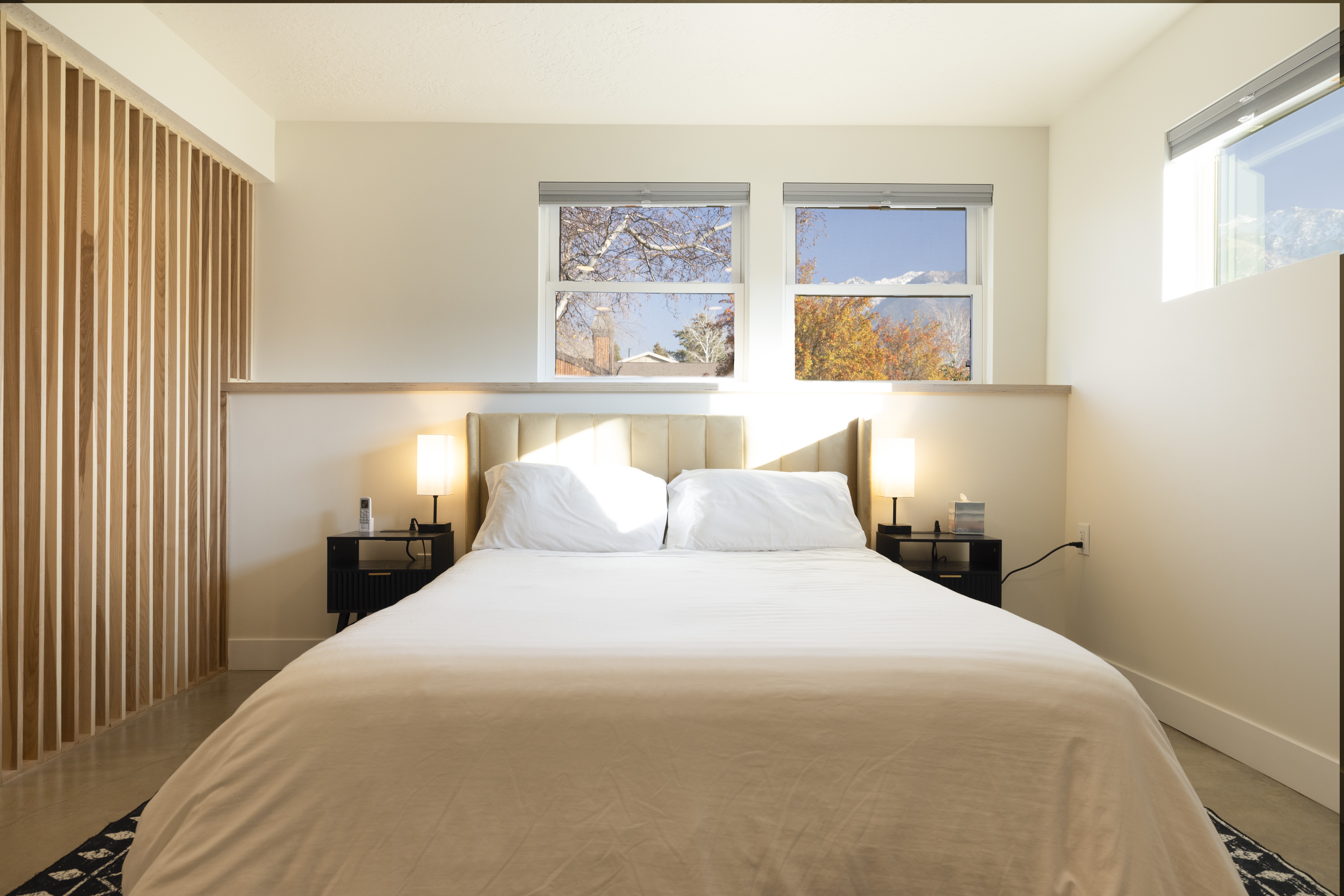 Sandy In-Law/Basement: 2005 E Falcon Hill Dr