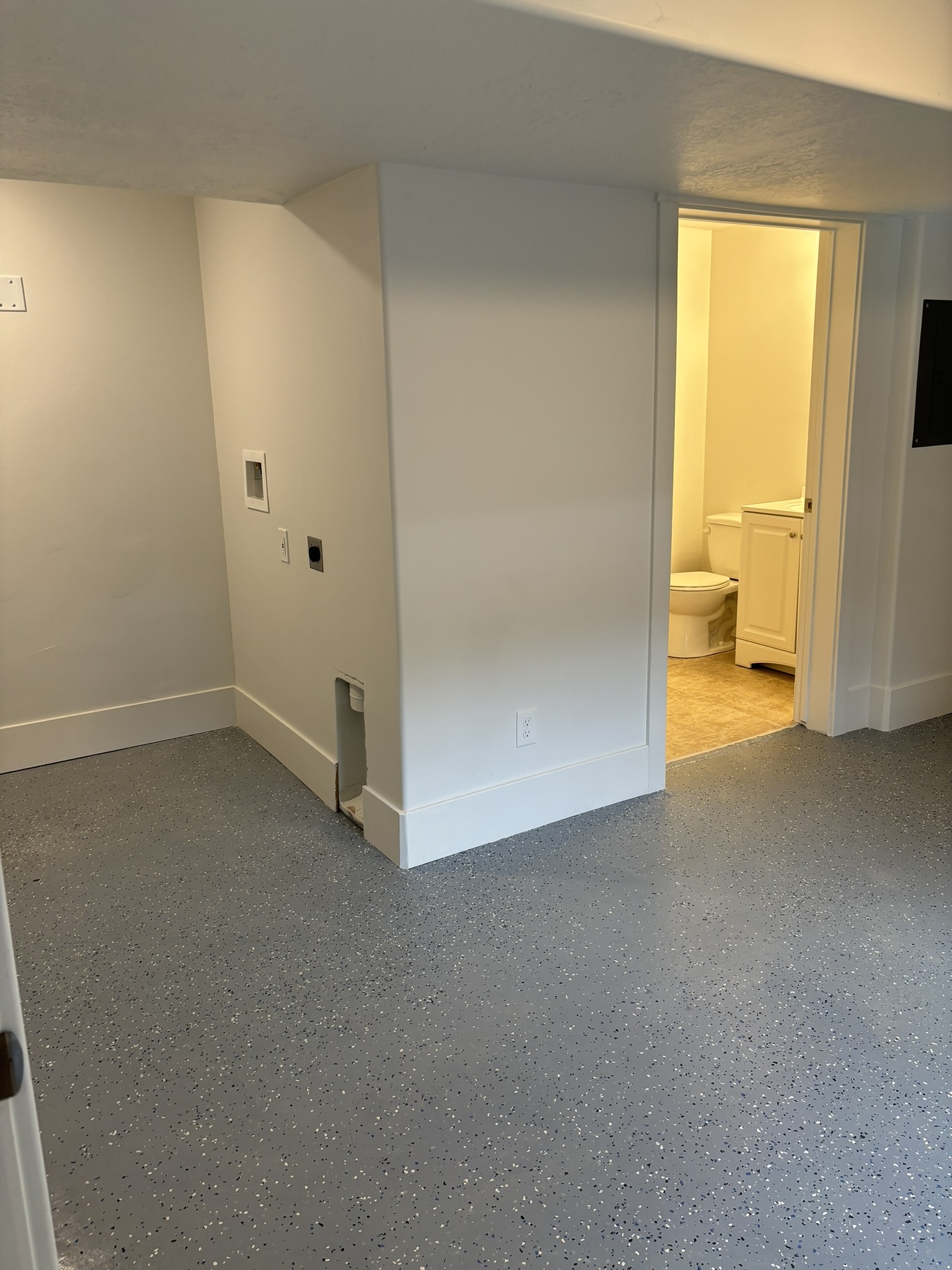 Evanston Townhome: 429 Cheyenne Dr