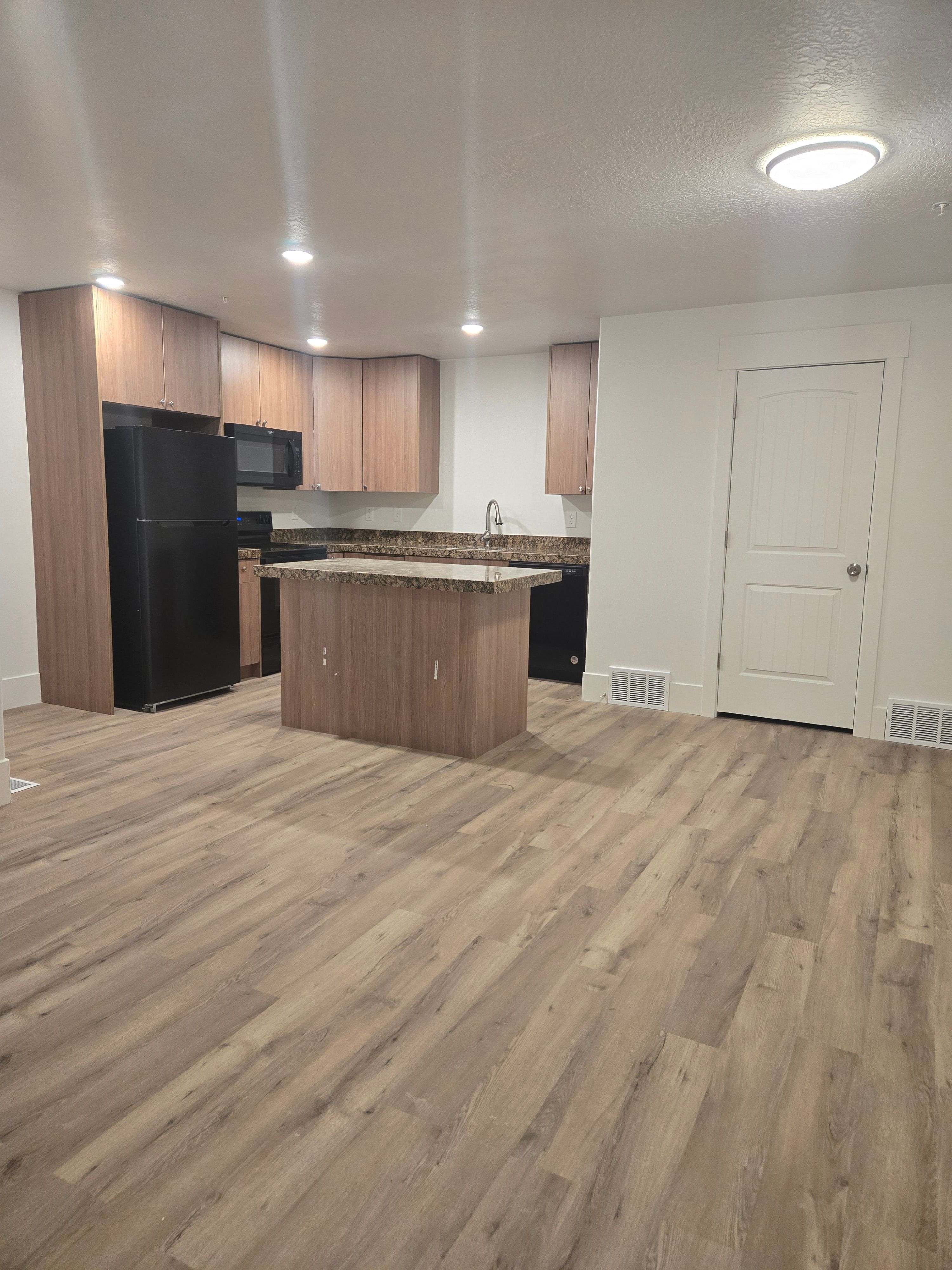 Evanston Townhome: 415 Cheyenne Dr