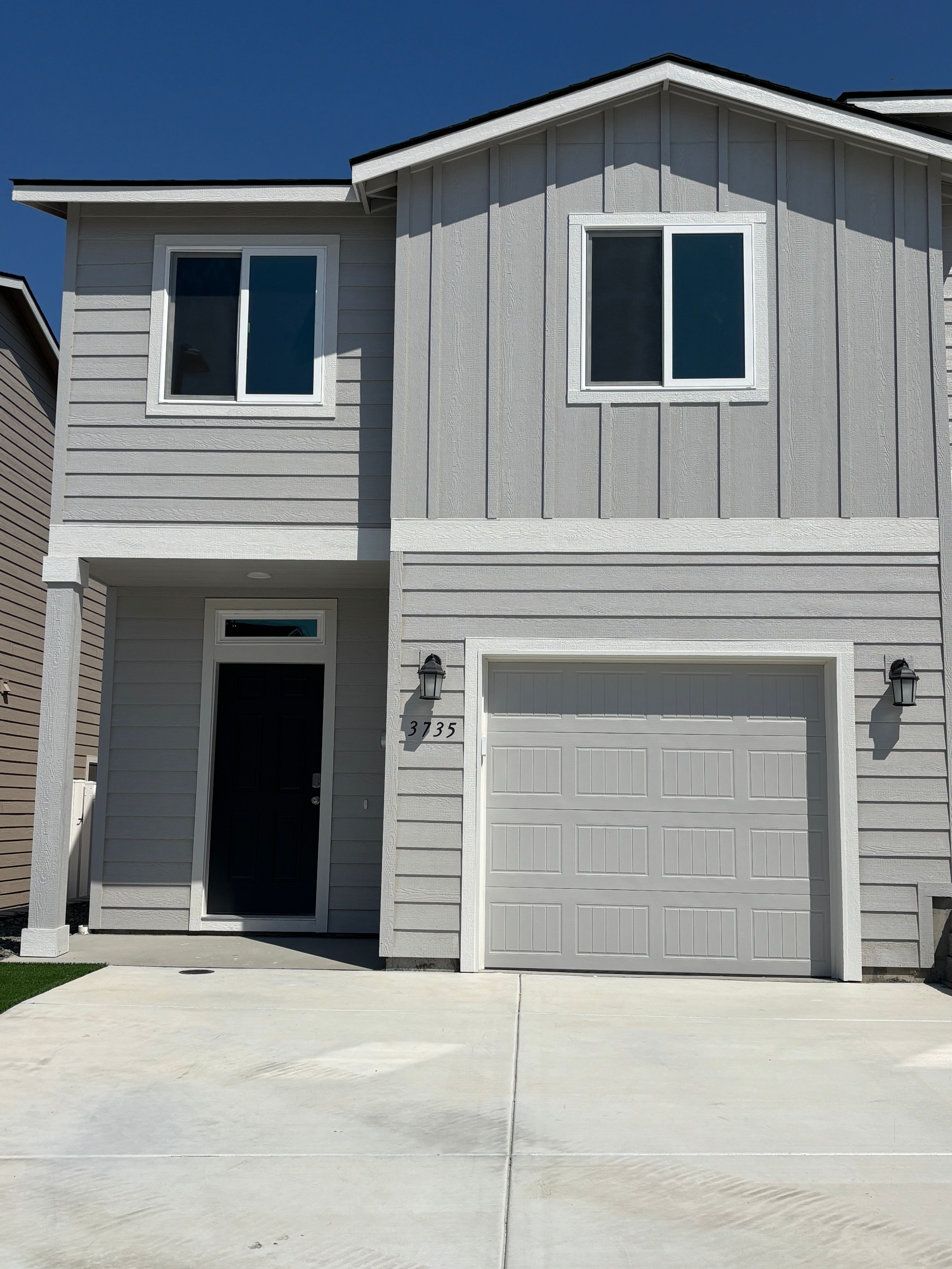 Kennewick House: 3735 S Roosevelt Pl