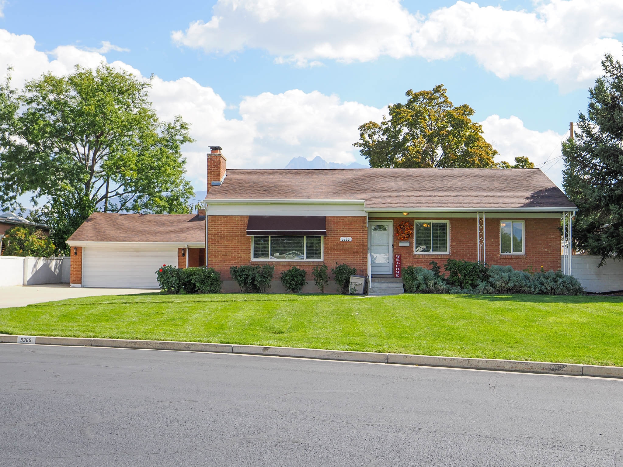 Salt Lake City In-Law/Basement: 5365 S Avalon Dr