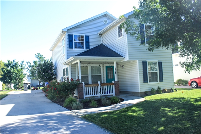 Saratoga Springs House: 376 W Plum Pl