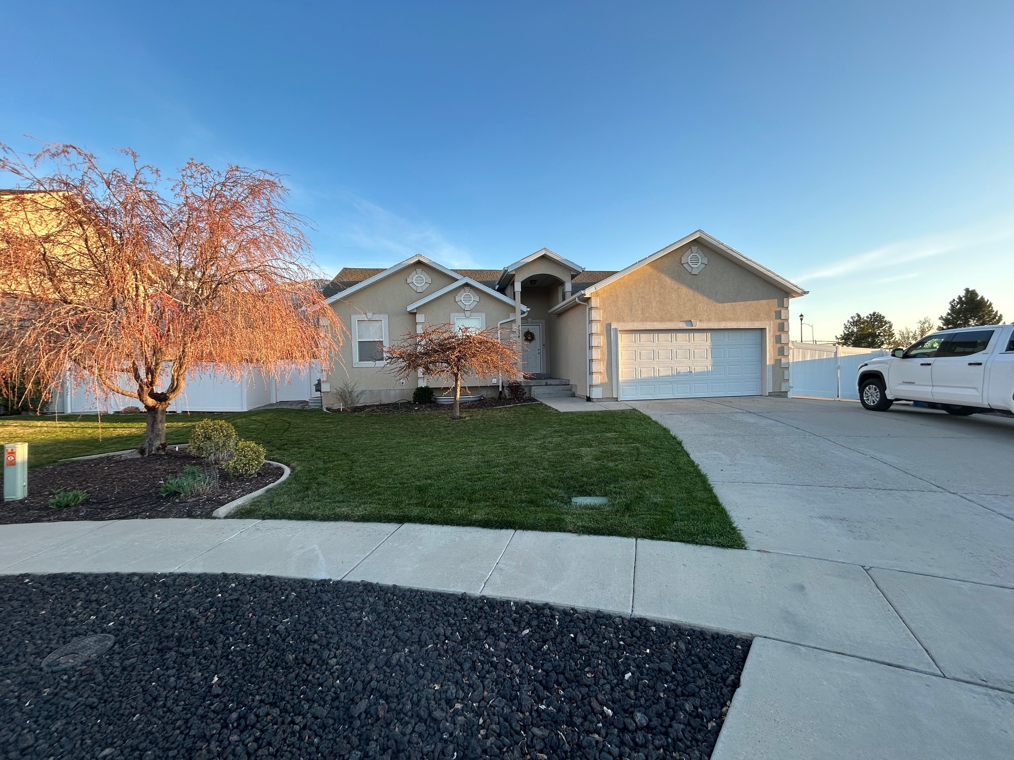 Spanish Fork House: 2334 E 1700 S