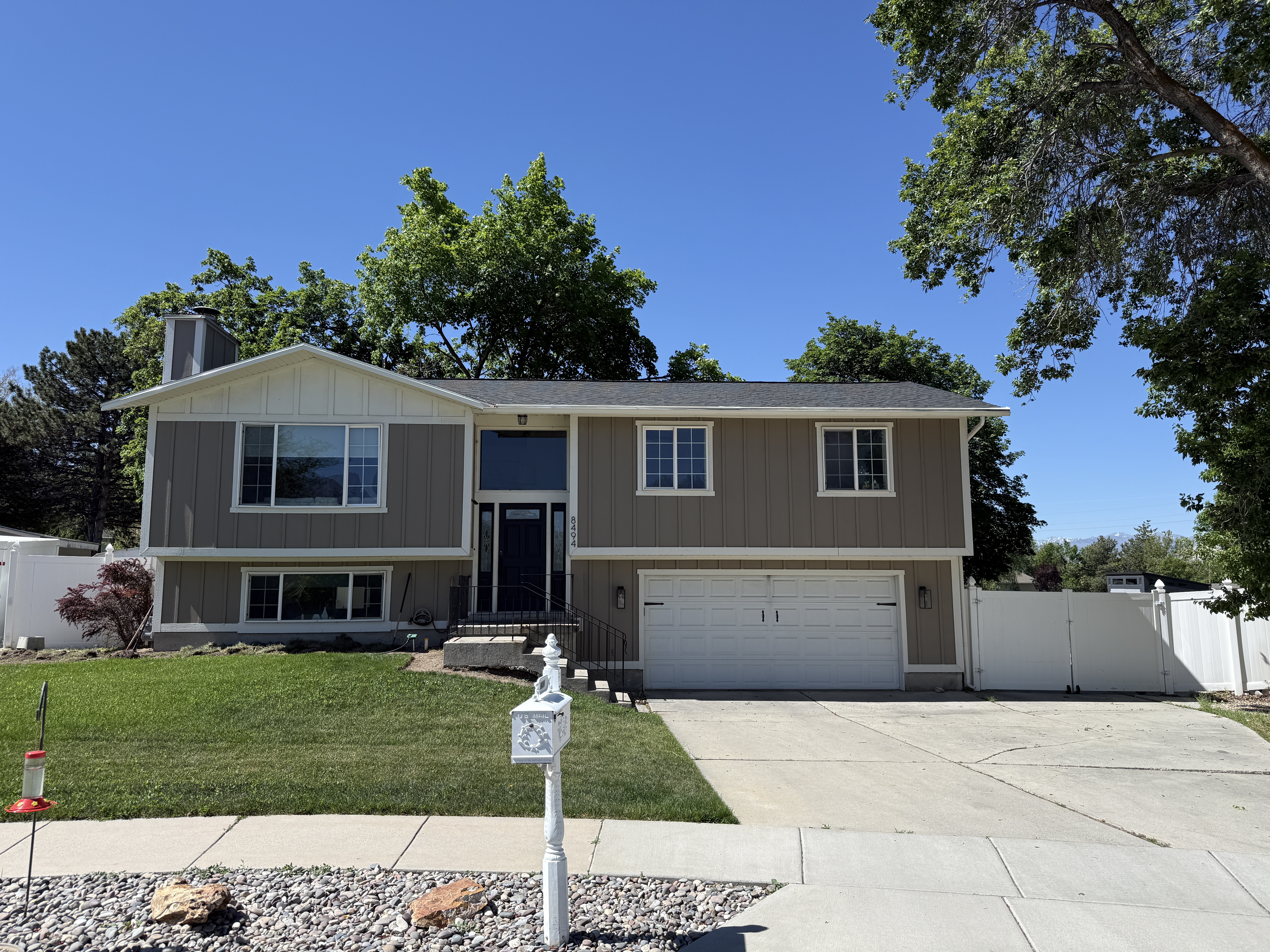 Sandy House: 8494 S Cornell Dr