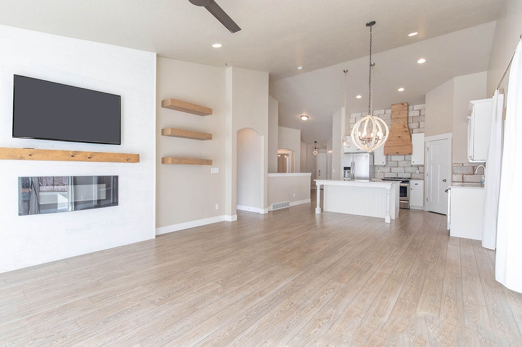 Lehi House: 891 W 4050 N