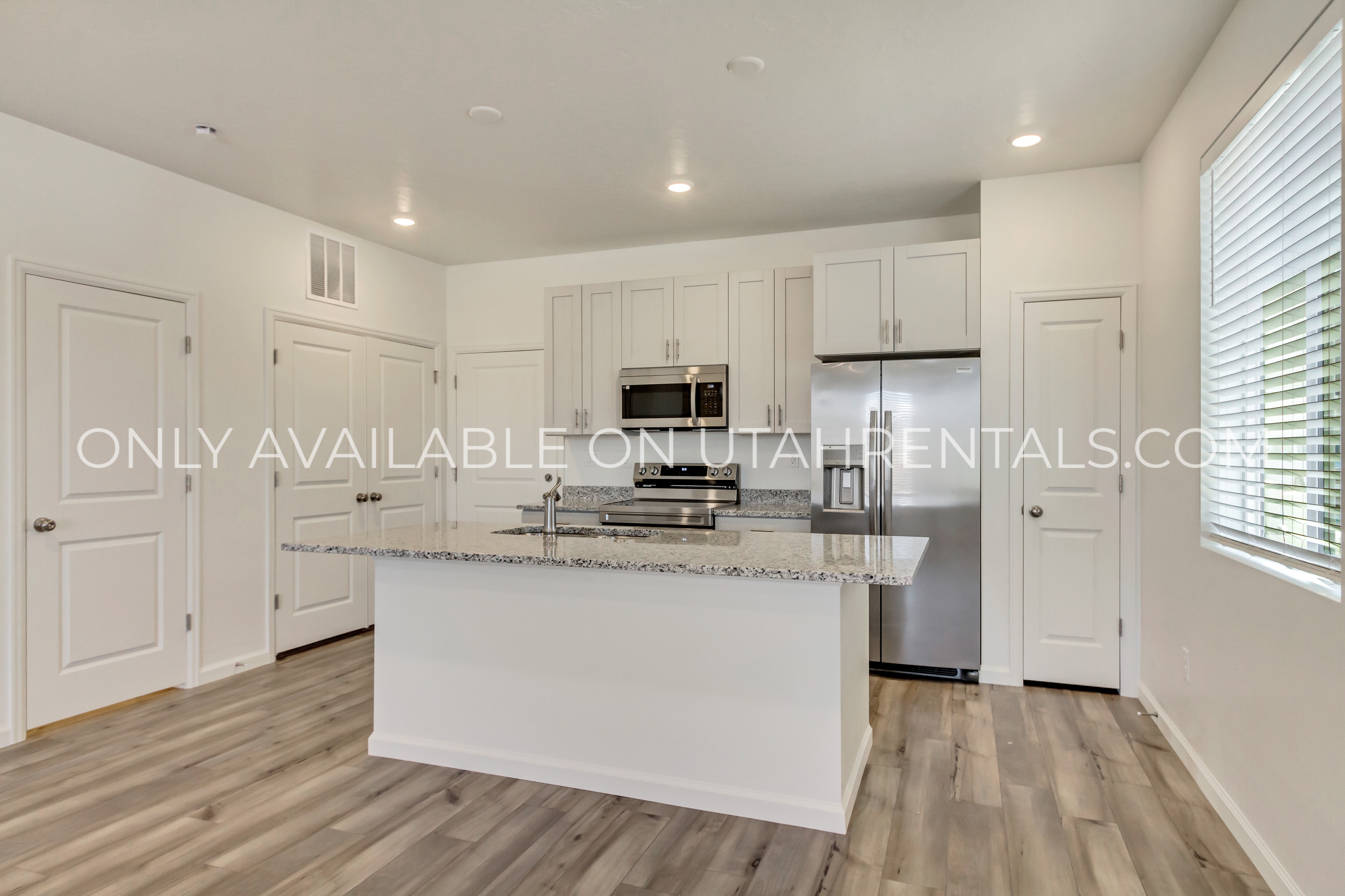 Saratoga Springs Townhome: 238 N Colonnade Rd