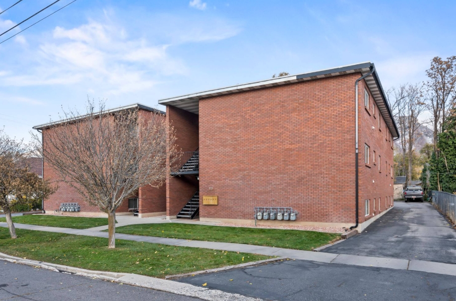 Provo Apartment: 185 S 400 W