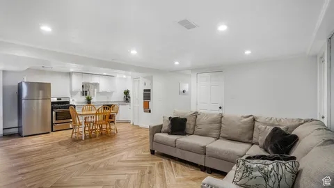 Ogden In-Law/Basement: 4535 S Ridgeline Dr