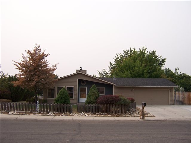 Meridian House: 451 W Willowbrook Dr