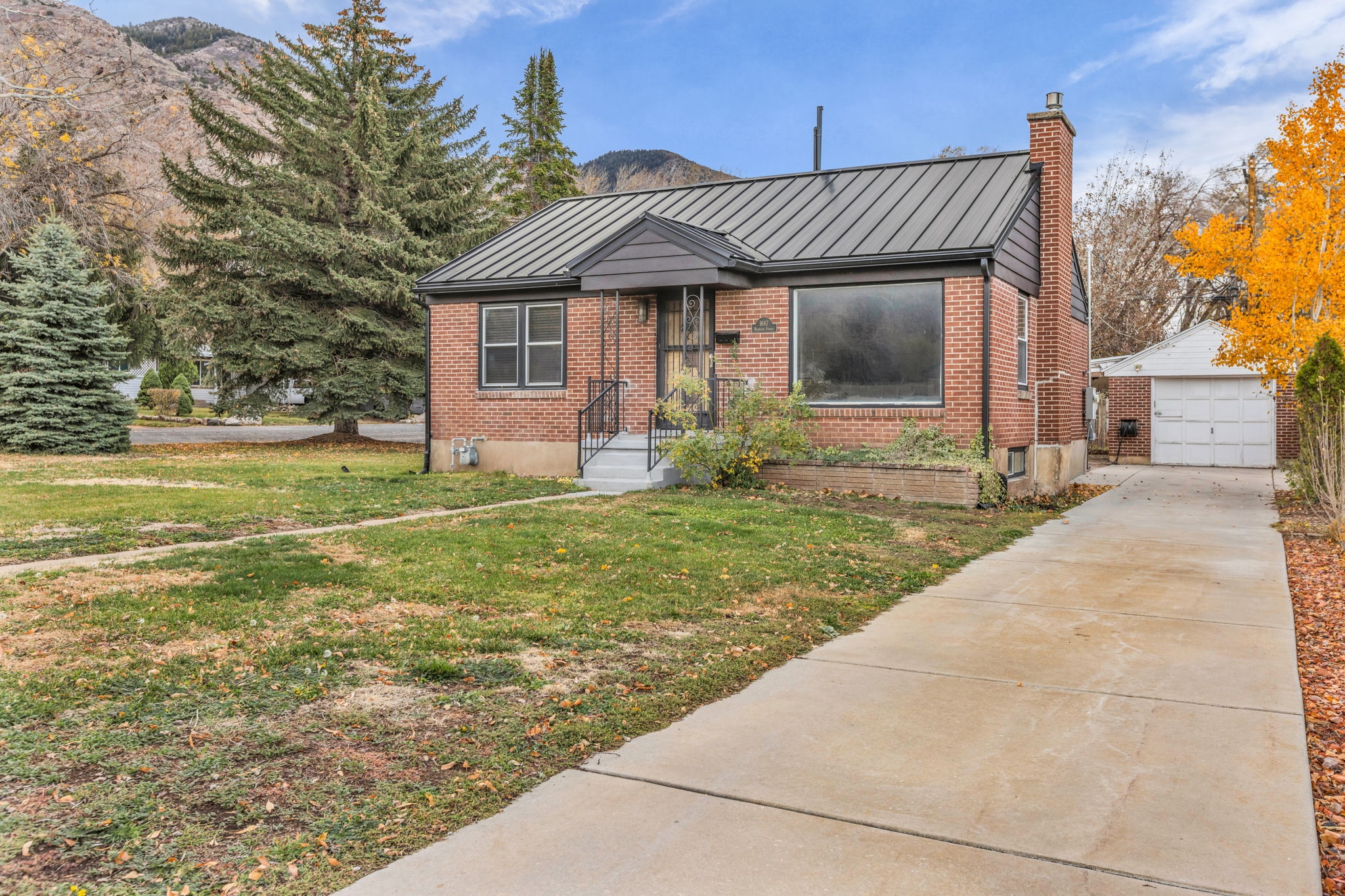 Ogden House: 1687 Rushton St