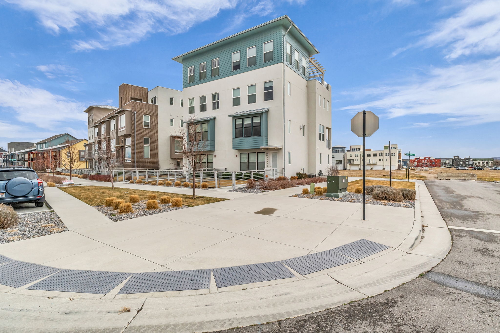 South Jordan House: 5141 W Rambutan Way