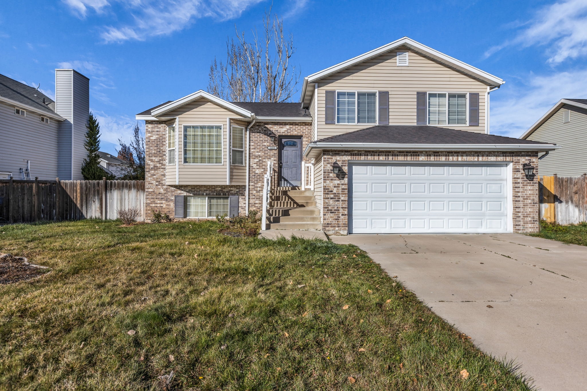 Layton House: 1215 Sandi St