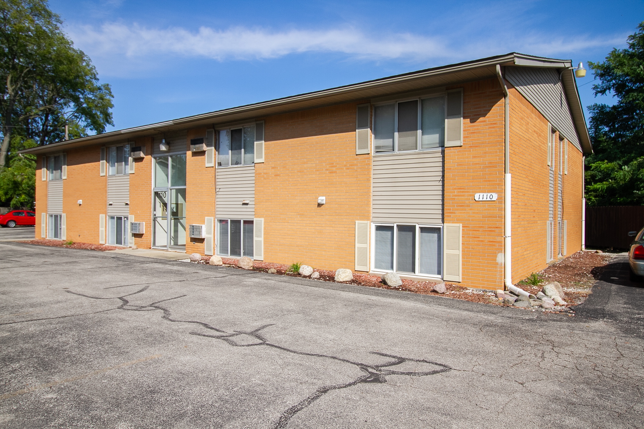 Rossford Apartment: 1110 Lewis St