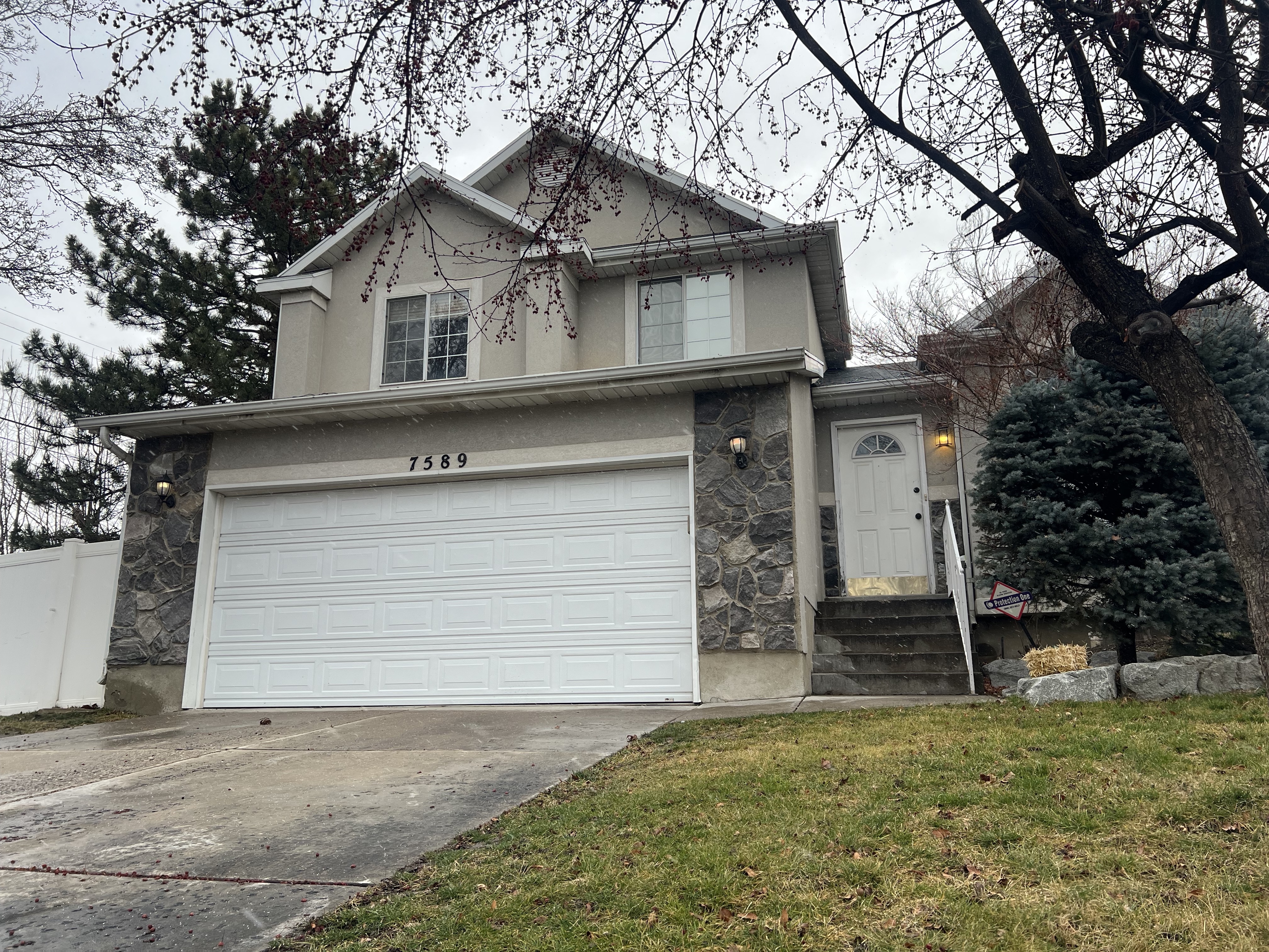 Midvale House: 7589 S 520 E