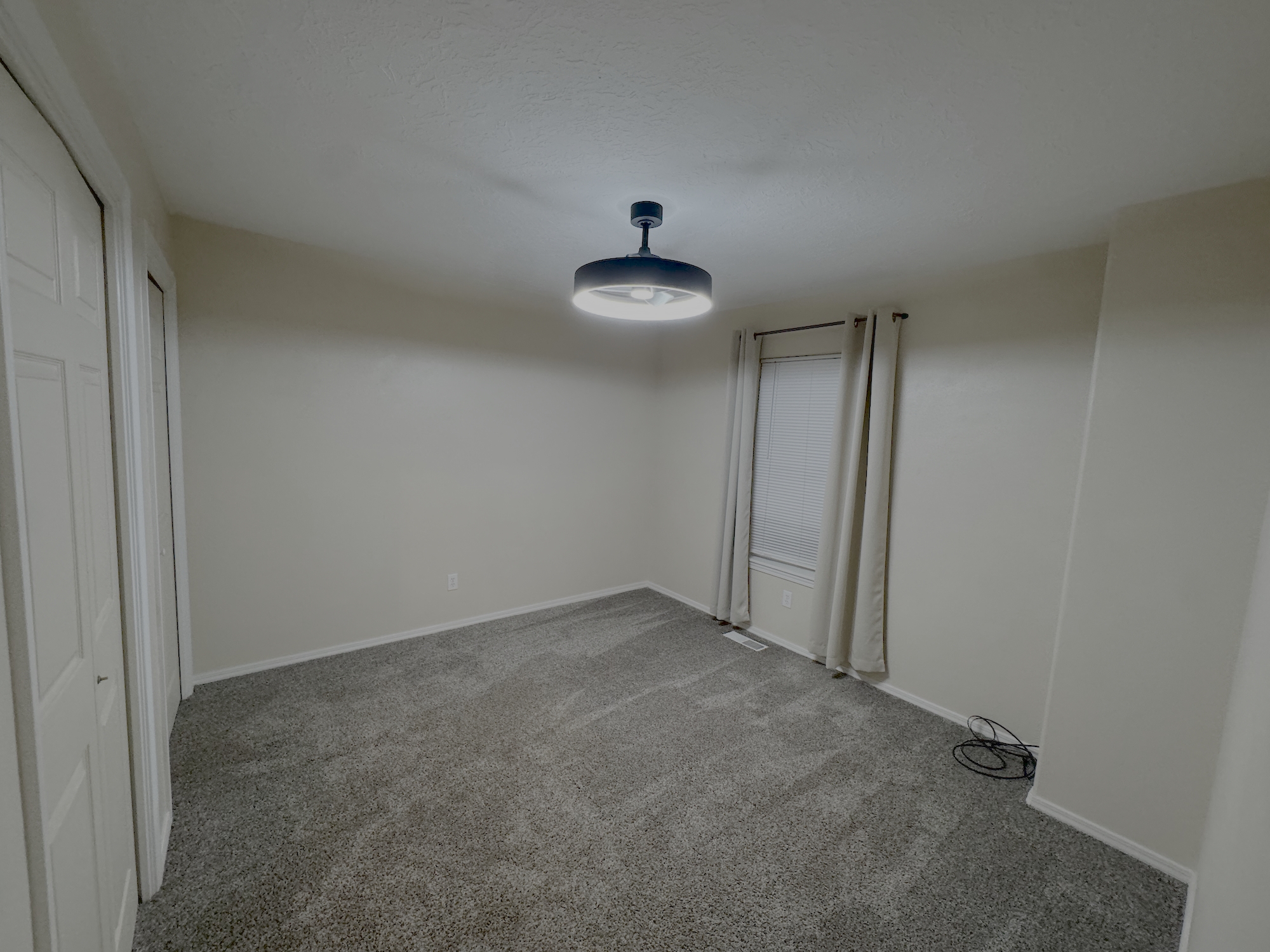 Salem House: 7091 Dunsmere St SE