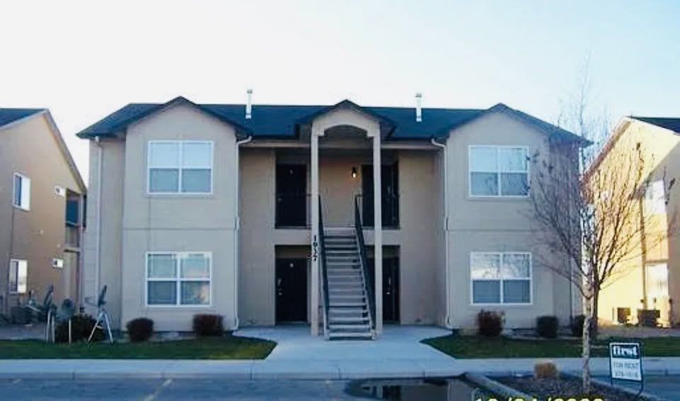Meridian Apartment: 1937 E Wilson Ln
