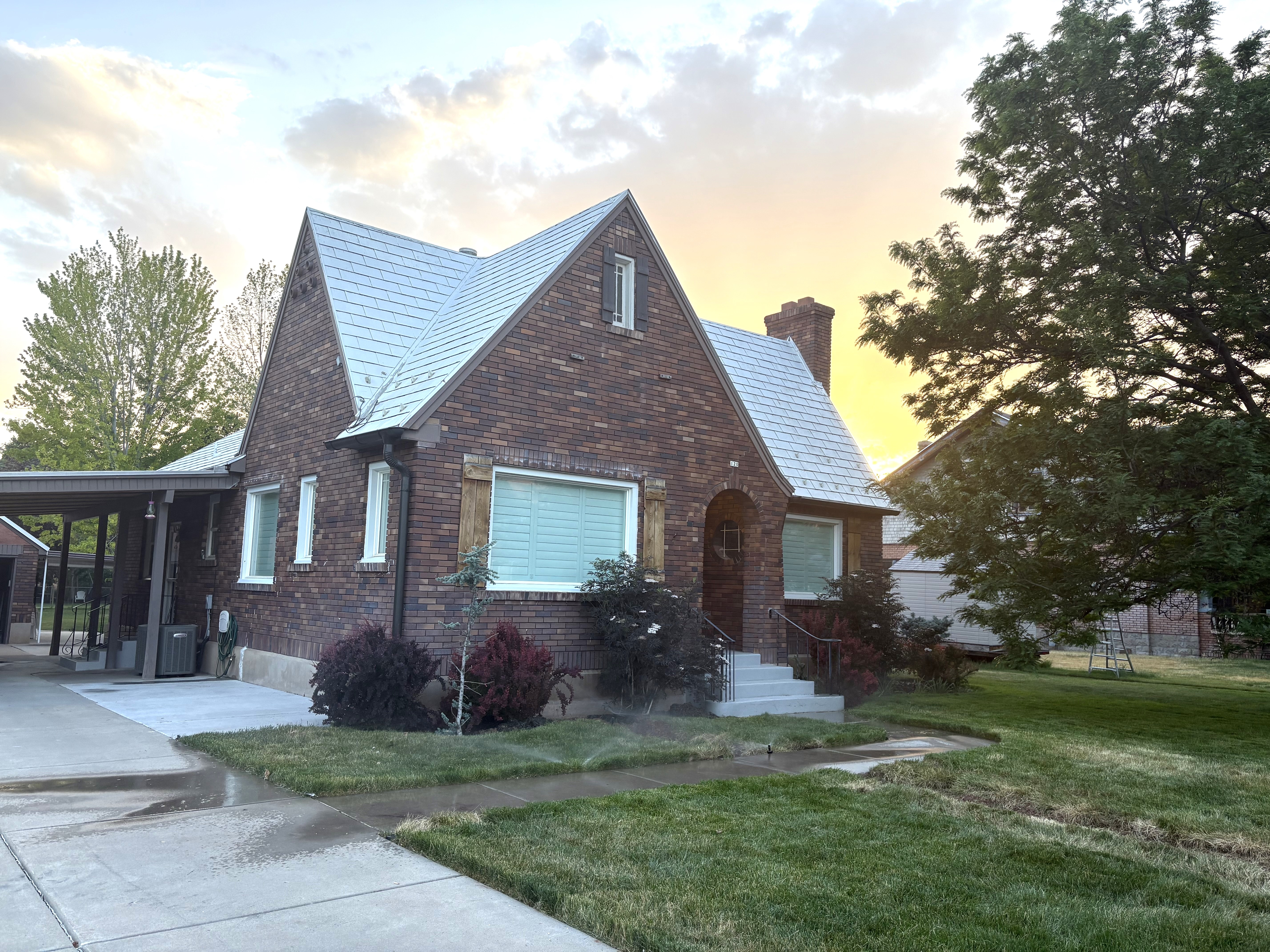 Morgan House: 120 S State St