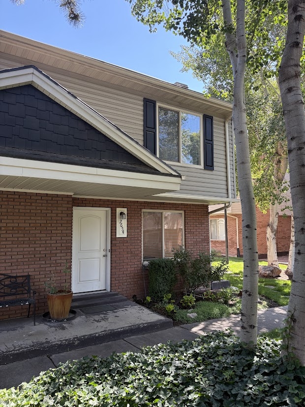 Holladay Townhome: 2654 E Murray Holladay Rd