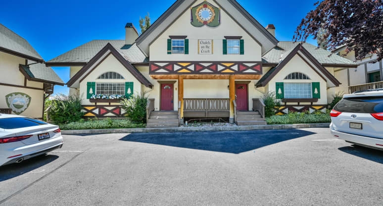 Midway Townhome: 340 Rainbow Ln