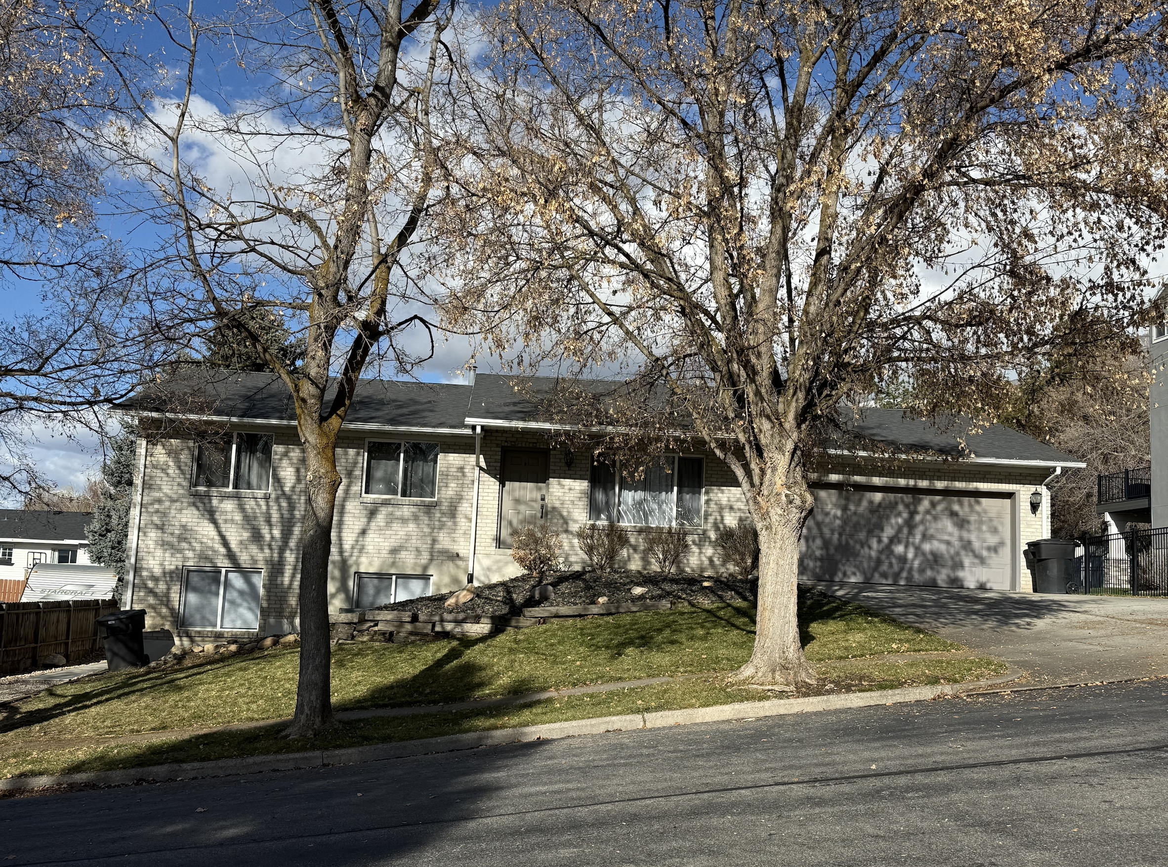 Farmington House: 169 E 1235 S