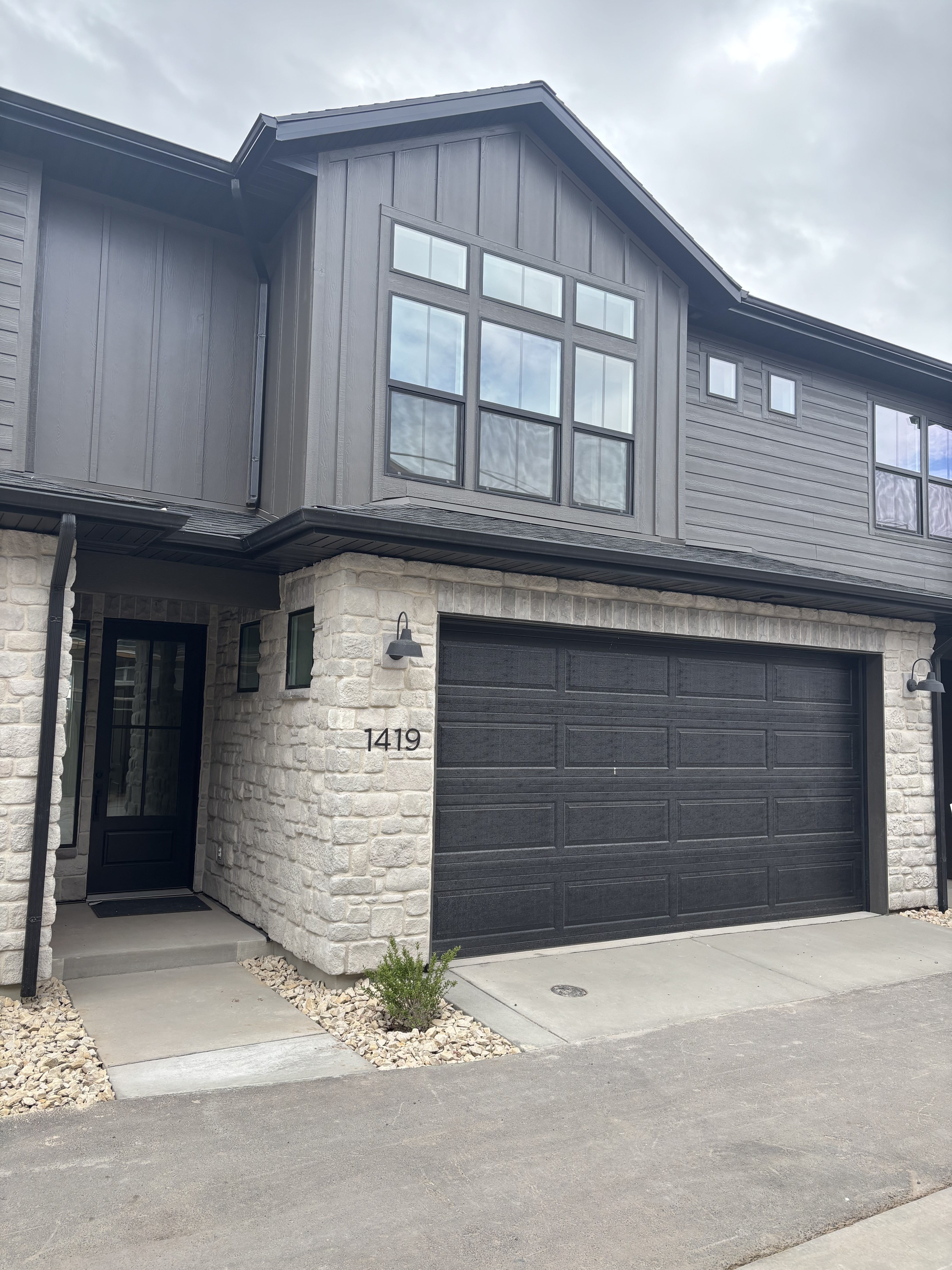 Kaysville Townhome: 1419 W Pleasant View Dr