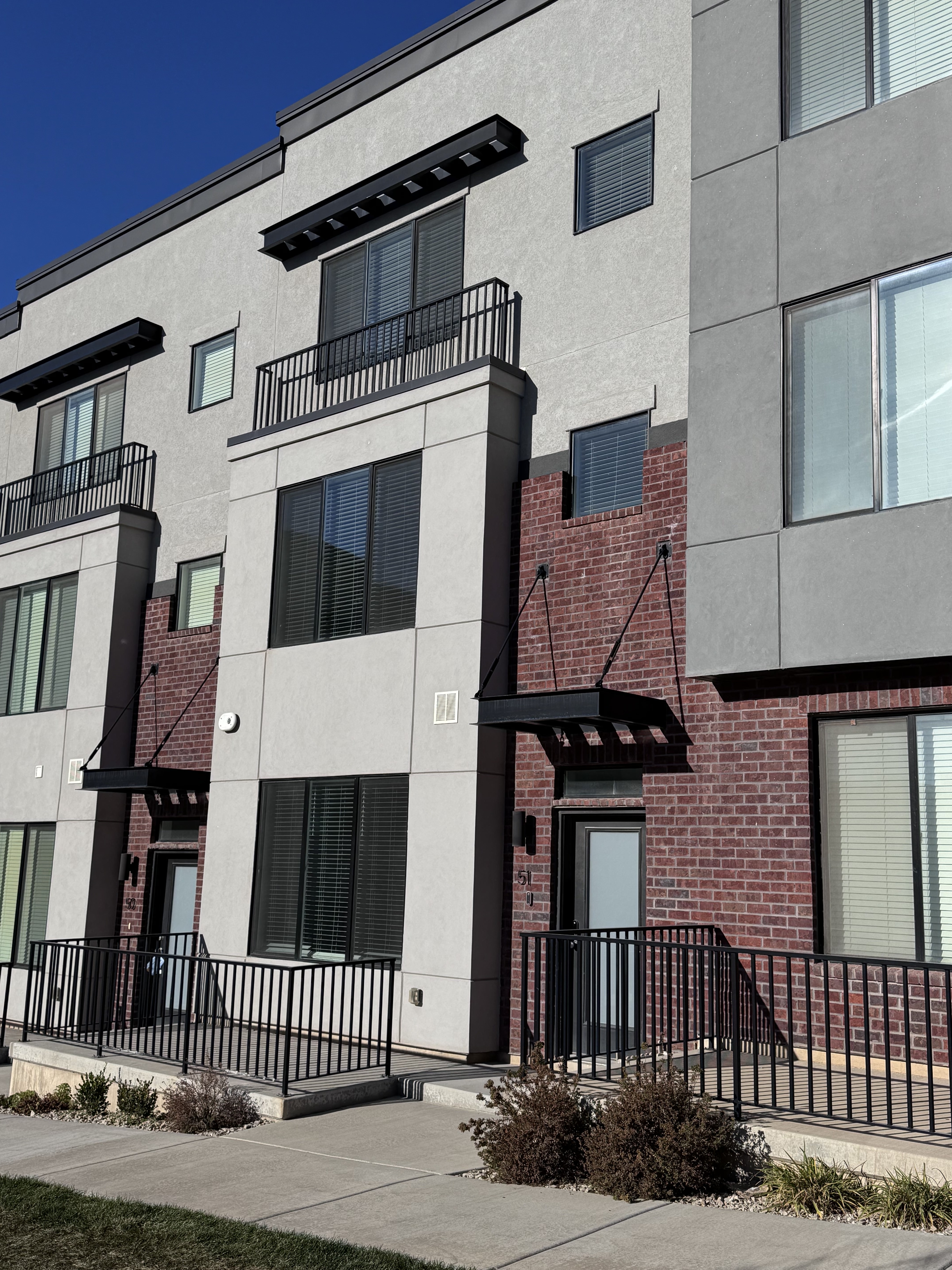 North Salt Lake Townhome: 25 E Center St