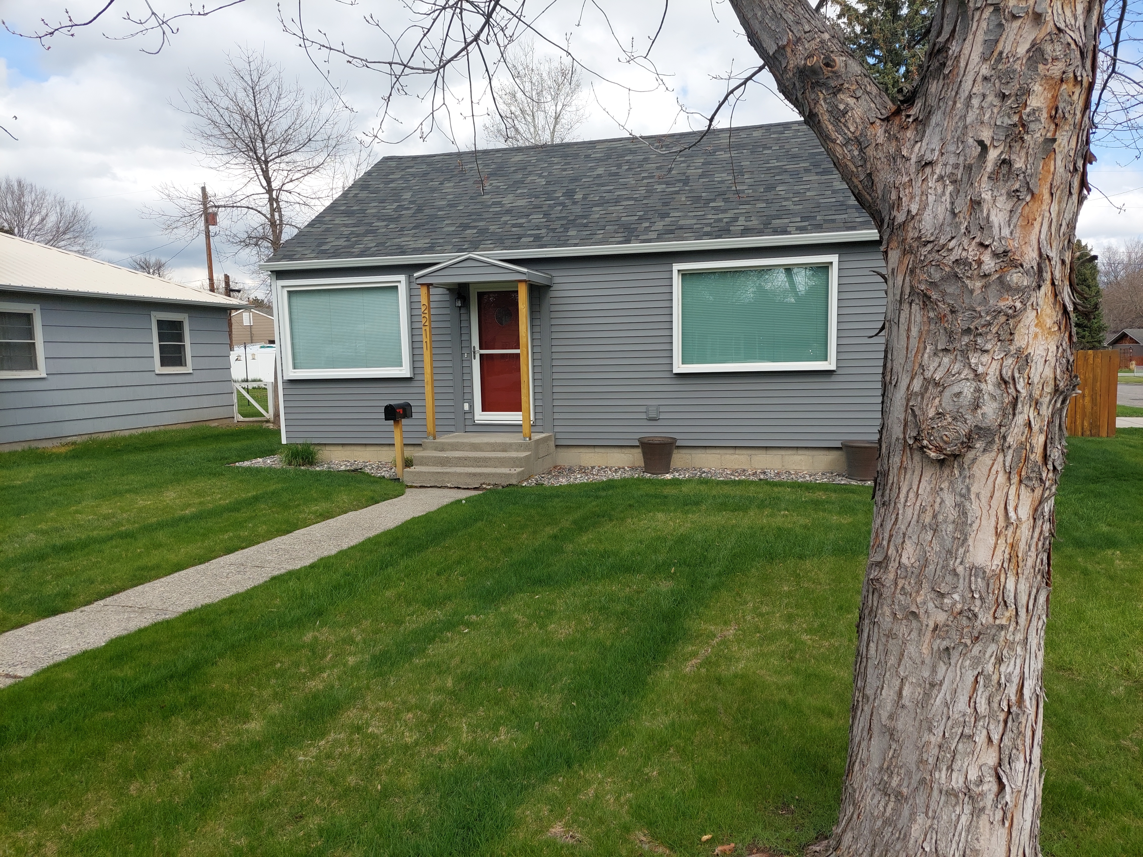 Billings House: 2211 Maple St