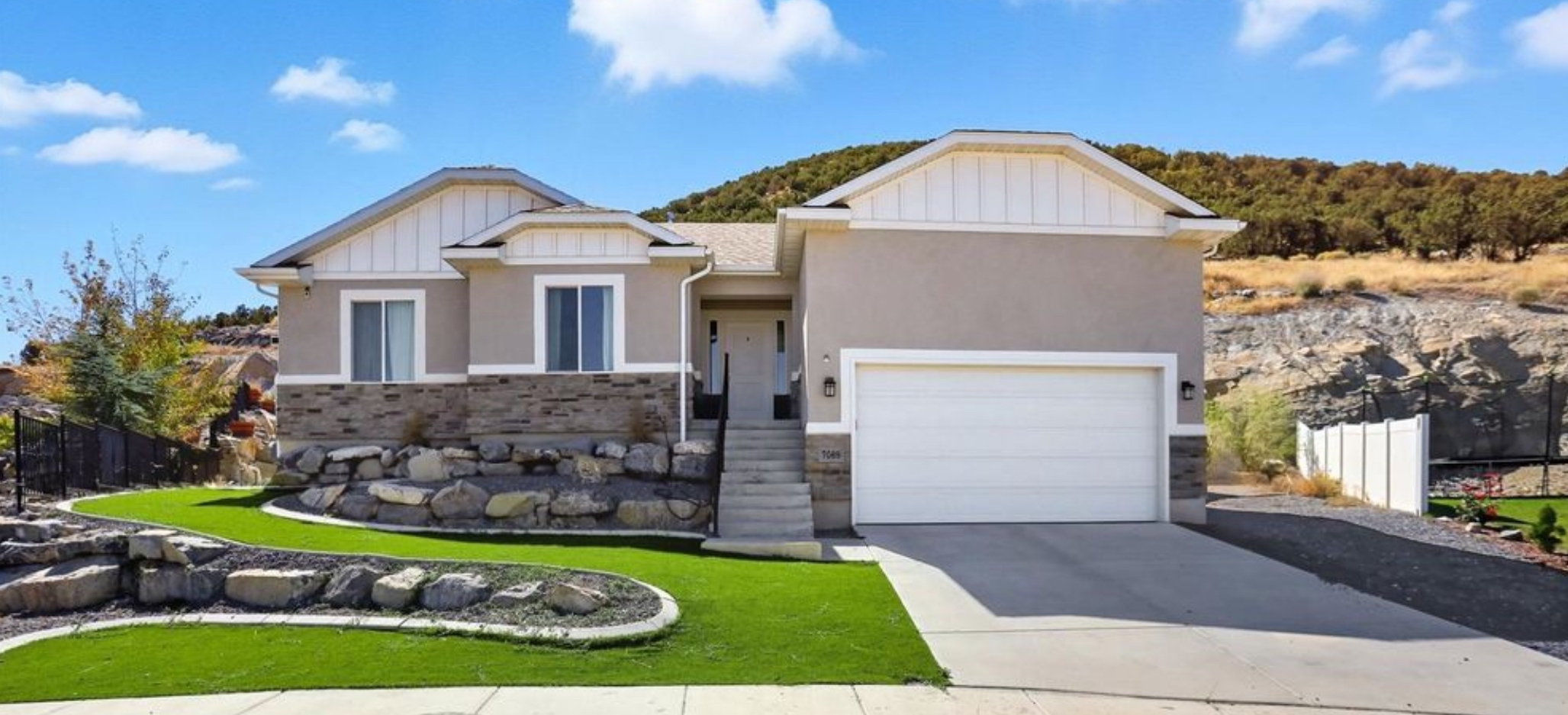 Eagle Mountain House: 7089 N Golden Ridge Ct