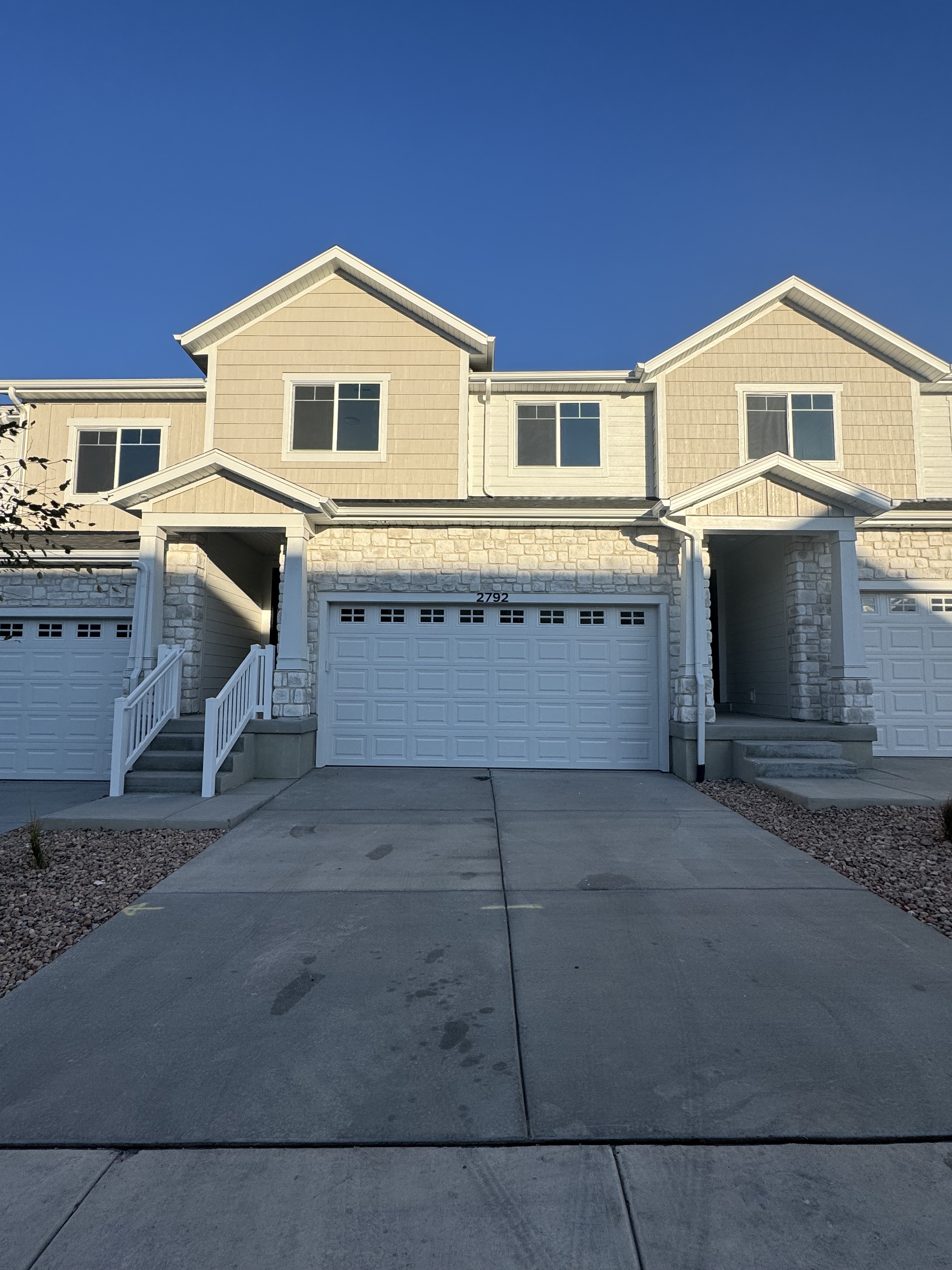 Saratoga Springs Single Room: 2792 N Red Velvet Ln