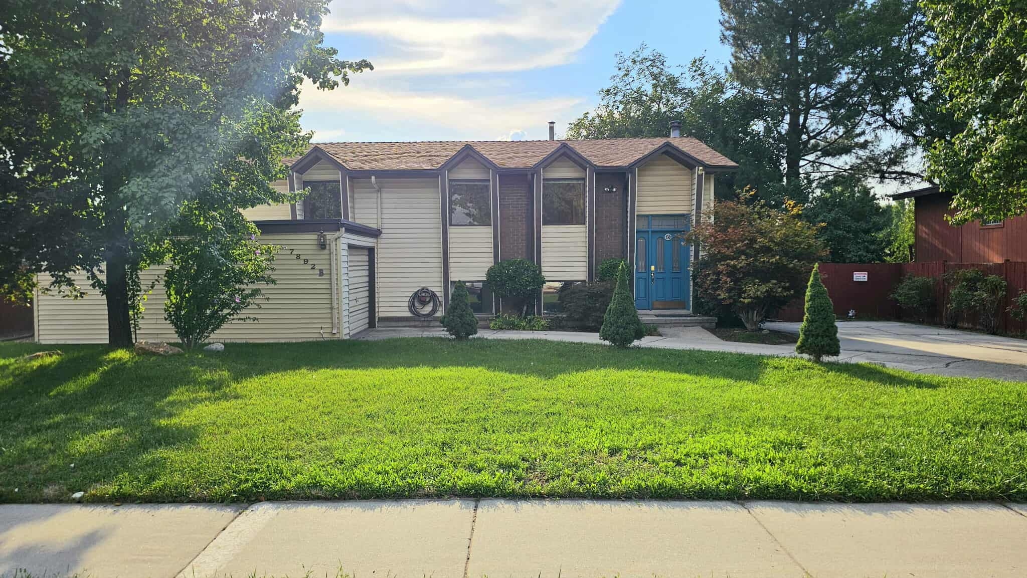 Sandy House: 7892 S 860 E