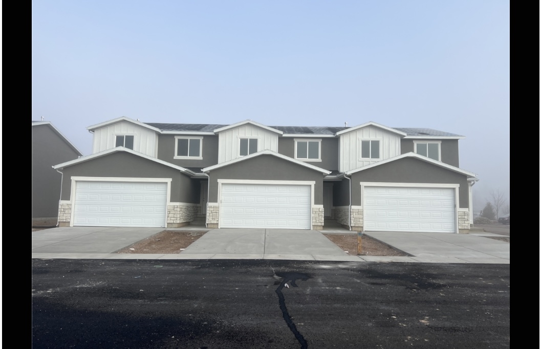 Delta Townhome: 343 S Center St