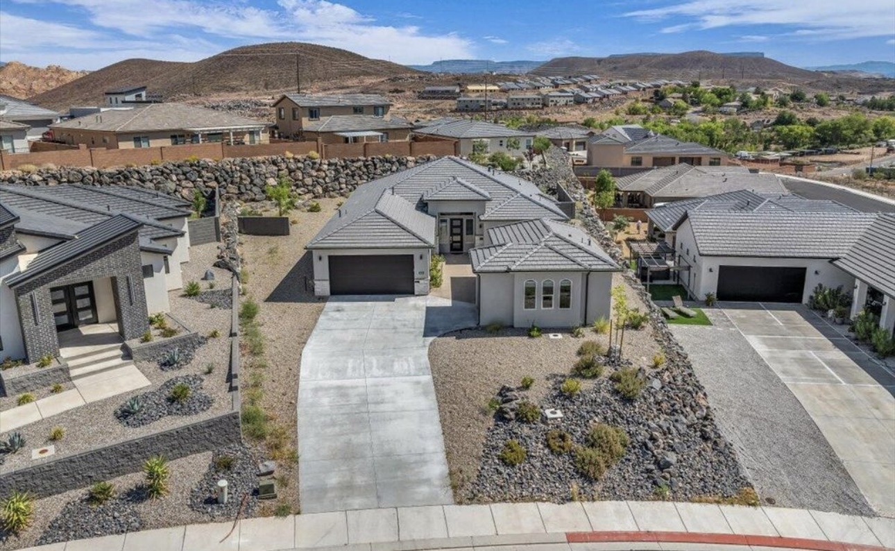 Hurricane House: 1838 W 180 N