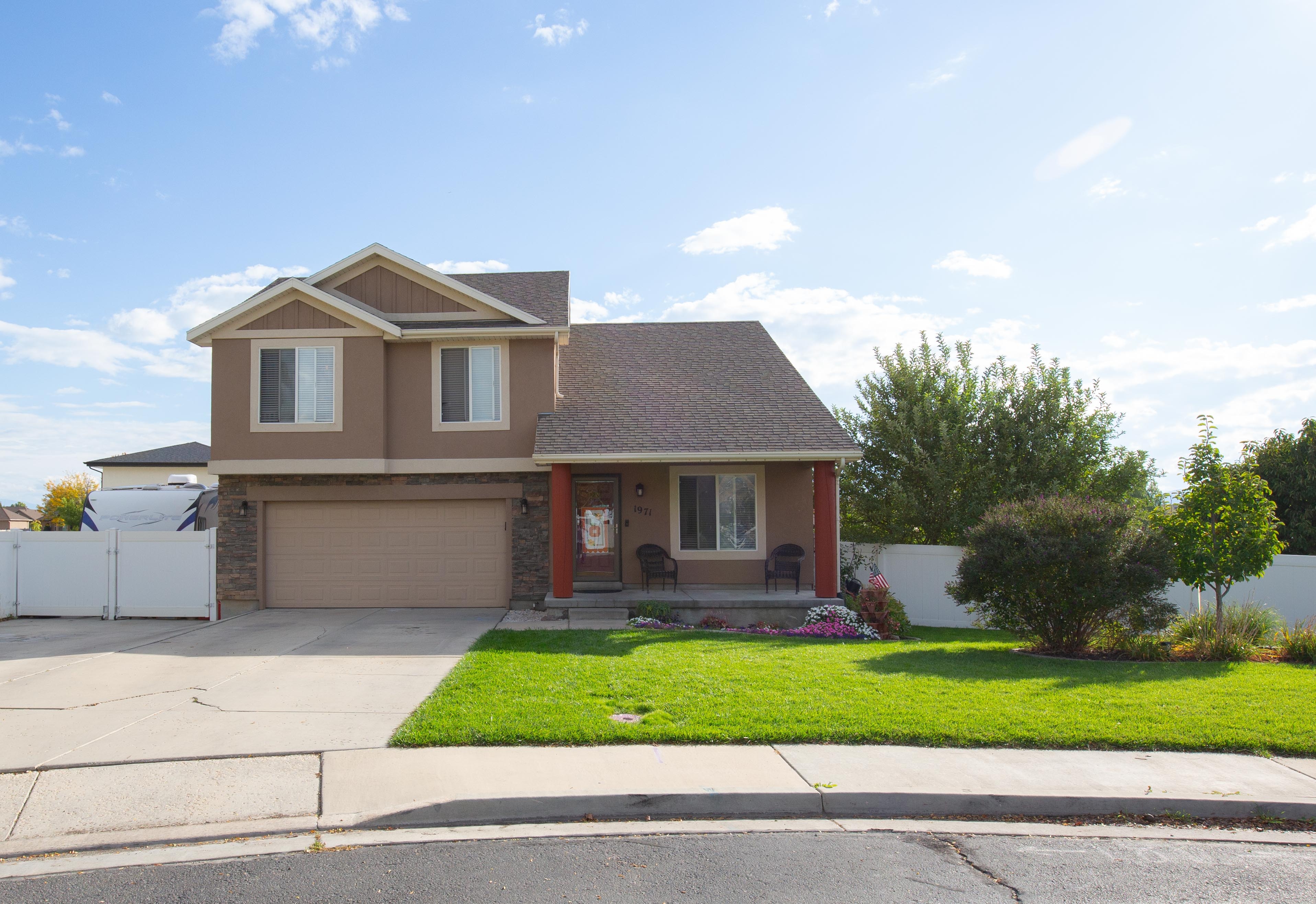 Lehi House: 1971 W 1400 N