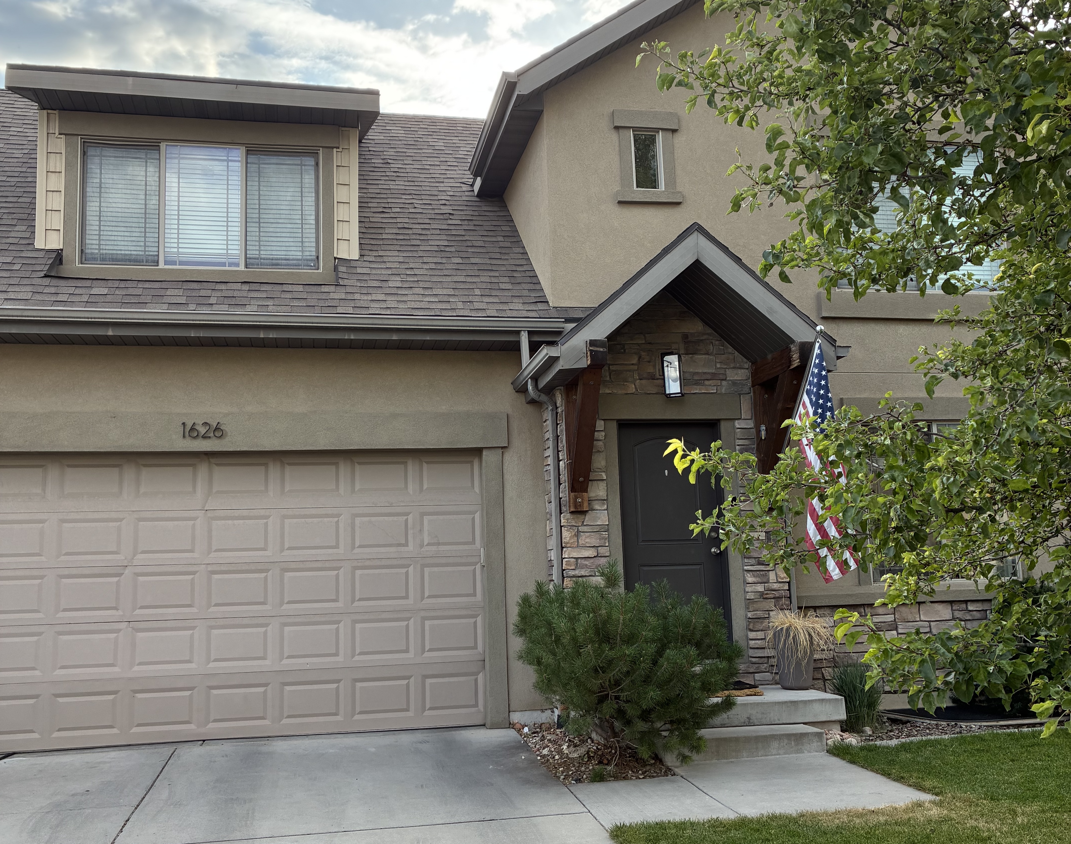 Orem Townhome: 1626 S 490 E