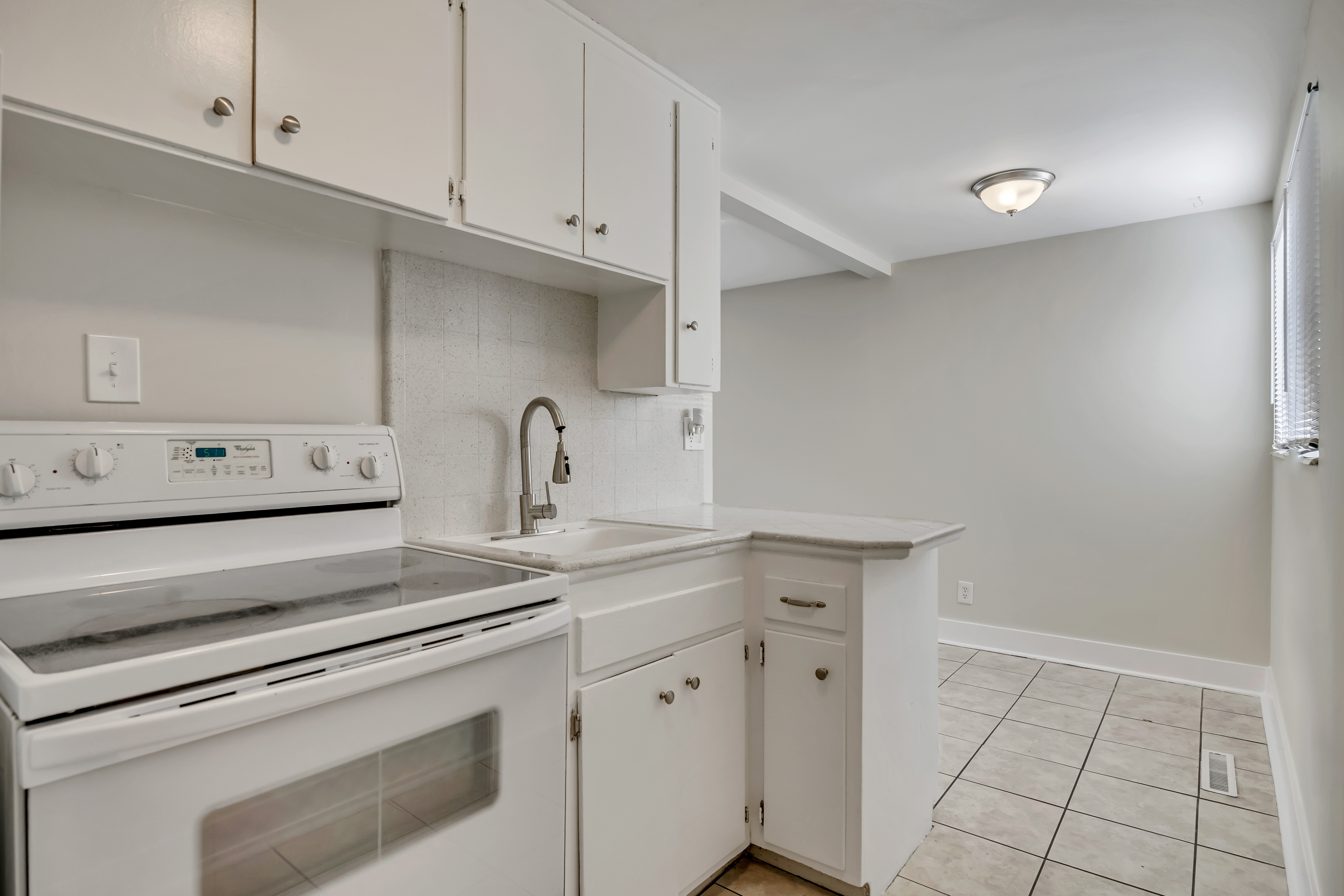 Salt Lake City Apartment: 571 E 1st Ave