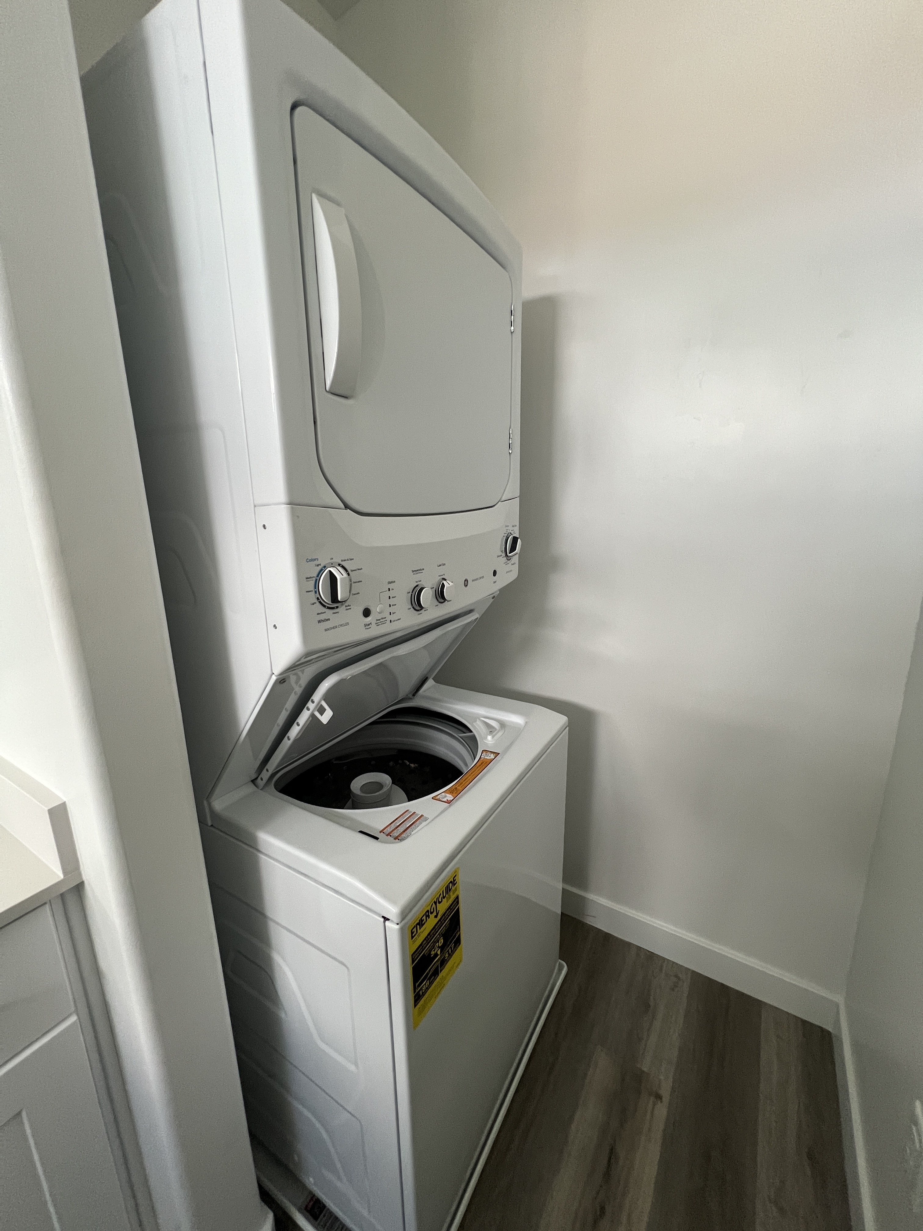 Washington House: 1395 S Friendship Cv